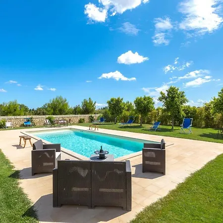 Queen By Perle Di Puglia