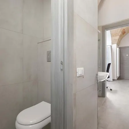 Queen By Perle Di Puglia *