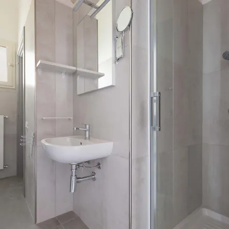 Queen By Perle Di Puglia * Lecce